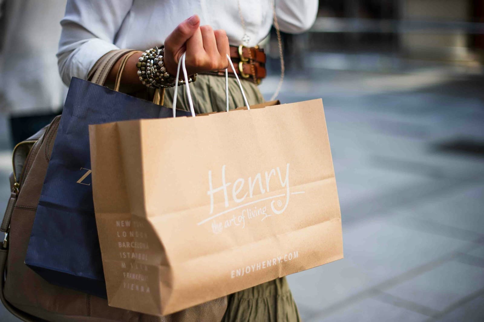 A quieter way to shop.